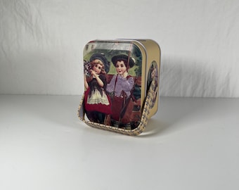 Vintage plåtask med handtag: Viktoriansk pojke och flicka