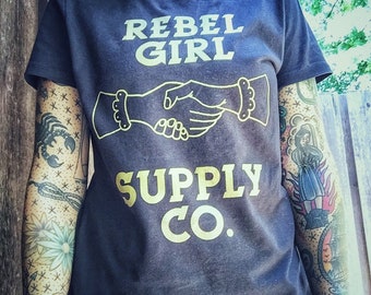 Rebel girl supply company / cadeau pour elle / anniversaire / cadeau / fraternité /