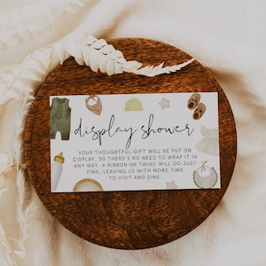 Tarjeta de presentación para baby shower, baby shower bohemio, baby shower con ropa, inserto de regalo sin envolver, baby shower con género, plantilla editable, bebé neutro, 95