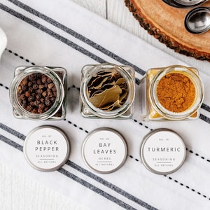 Minimalist Spice Labels – Paper & Pear