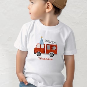 Camiseta de aniversário com tema de caminhão de bombeiros, camiseta de aniversário para menino, festa com tema de bombeiros, camiseta de aniversário com tema de caminhão, personalizada, macacão infantil, camiseta de aniversário com tema de veículo