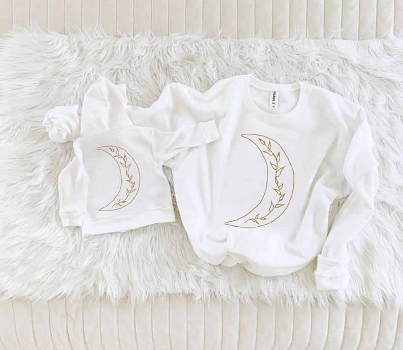 Moon Sweatshirt Set, Matching Neutral Tops, Mommy and Me outfit, Matching Mom & Baby, Gender Neutral Moon Matching Sweatshirts, Celestial imagem 4