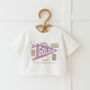 Übergroßes Back to School Shirt für Mädchen - Übergroßes Erster Schultag T-Shirt mit Namen - Kindergarten, Vorschule, Pre-K-Outfit, Mädchen-Shirt