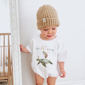 Erster Geburtstags-Strampler, Wild One, Sweatshirt-Strampler, Hipster, Geschlecht Neutral, Erster Geburtstag Outfit, Schildkröte, Wild One Erster Geburtstag