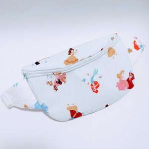 Disney Fanny Pack / Bum Bag / Waist Bag / Beauty and the Beast / Cute / Gift / Princess / Vacation / Kids / Vacation / Theme park / Travel