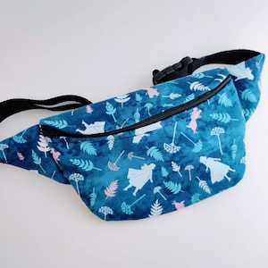 Disney Fanny Pack / Bum Bag / Waist Bag / Elsa/ Cute / Gift / Princess / Vacation / Kids / Vacation / Theme park / Travel /  Disney / Frozen