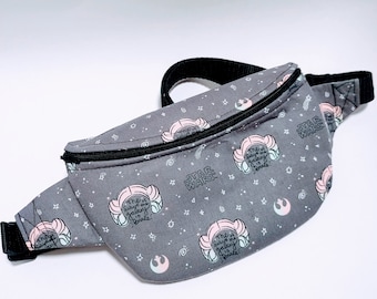 Star Wars Fanny Pack / Bum Bag / Theme Park /  Festival / Mom / Kids / Belt Bag / Waist Bag / R2D2 / Star Wars / Disney