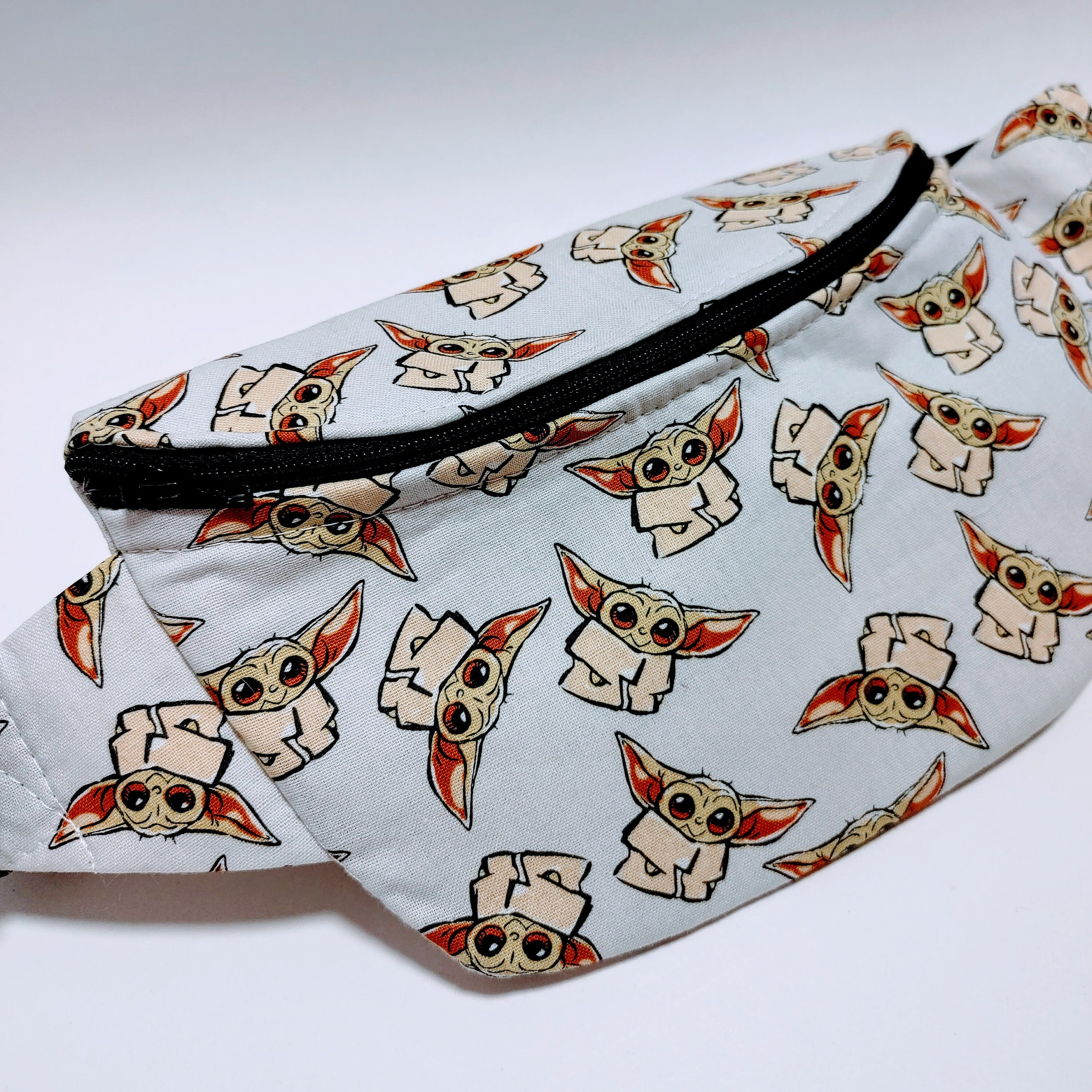 Disney Parks R2-D2 Hip Pack Fanny Belt Bag – Star Wars Buckle-Down Launches Line of Out of This World Star Wars  main image 2