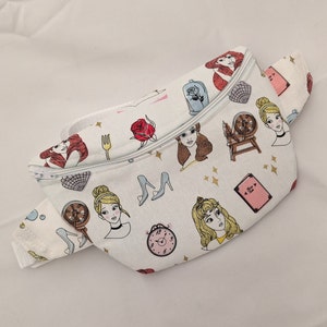 Disney Fanny Pack / Bum Bag / Waist Bag / Beauty and the Beast / Cute / Gift / Princess / Vacation / Kids / Vacation / Theme park / Travel