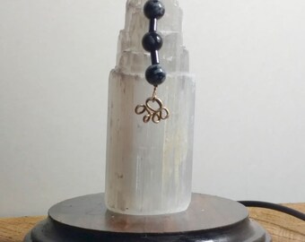 Selenite crystal lamp, selenite with dog charm snowflake obsidian and hematite beads, color changing desk lamp OOAK