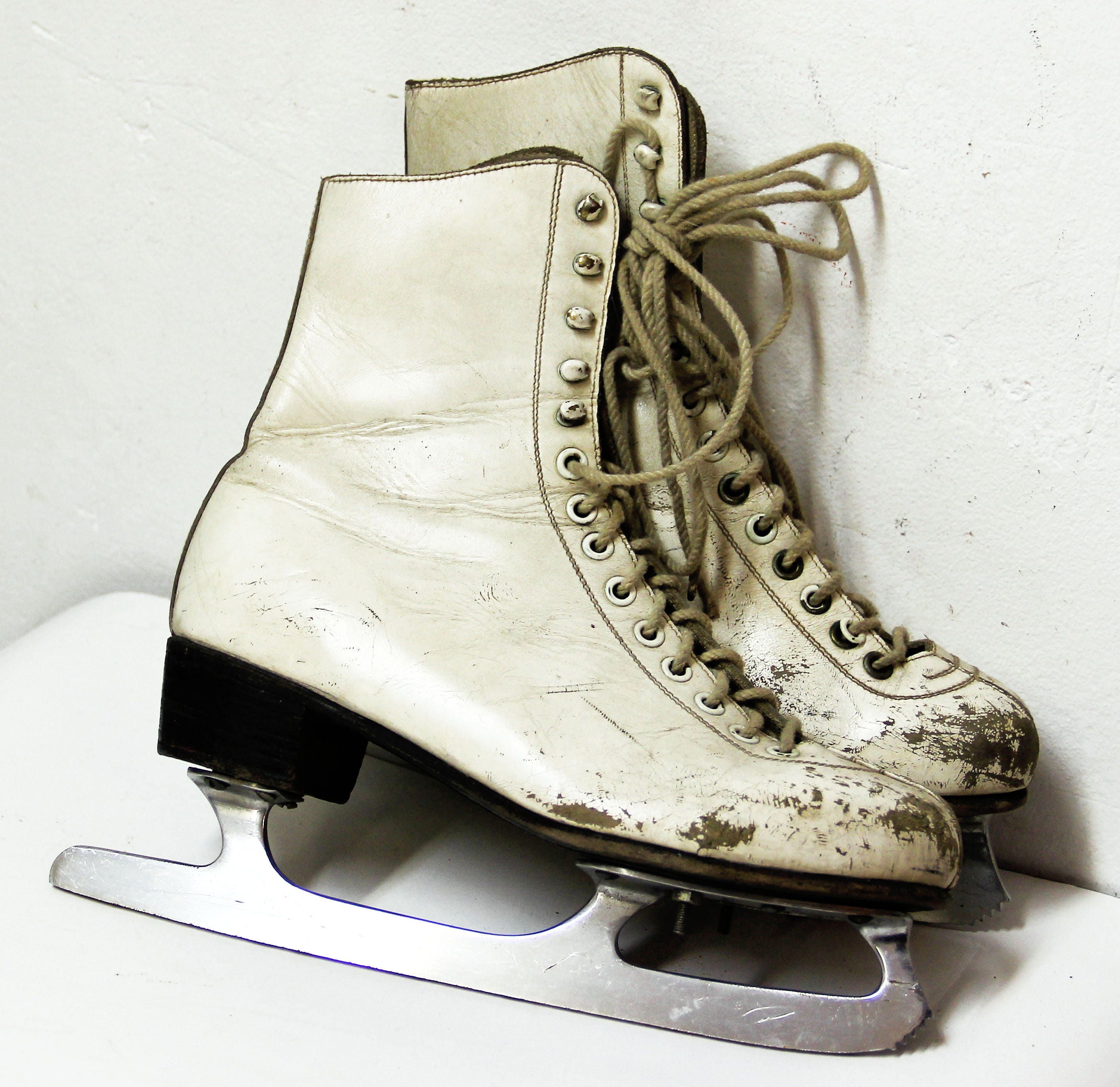 Vintage Soviet Leather Ice Skating Boots Ladies Ice Skates Etsy