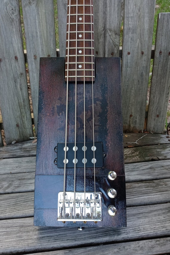 Undercrown Full Scale 4 String Bass -  Canada