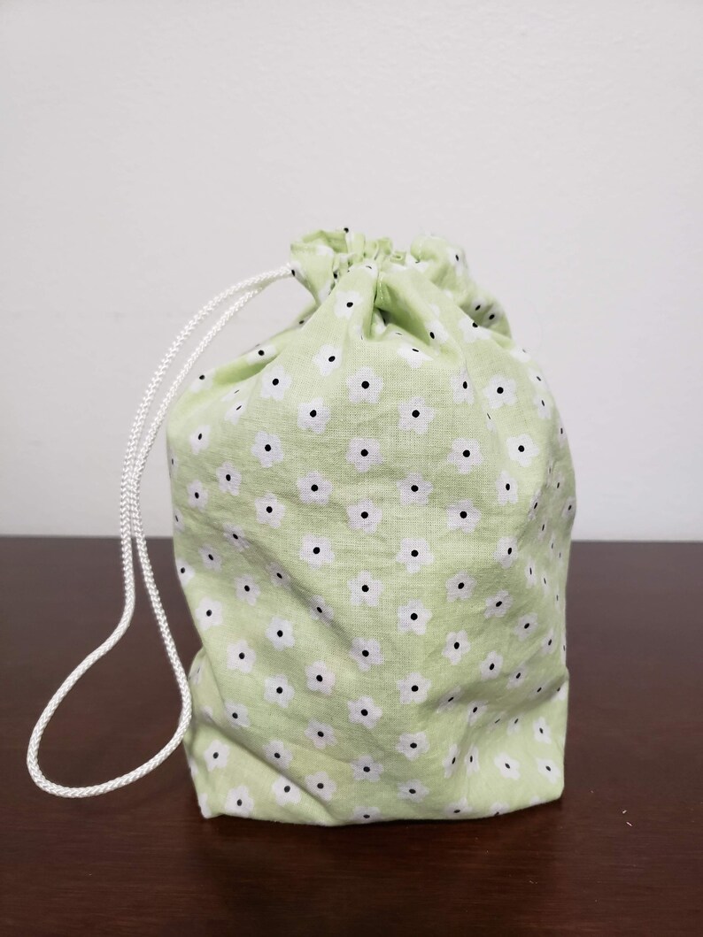 Small Flowers Small Drawstring Bag