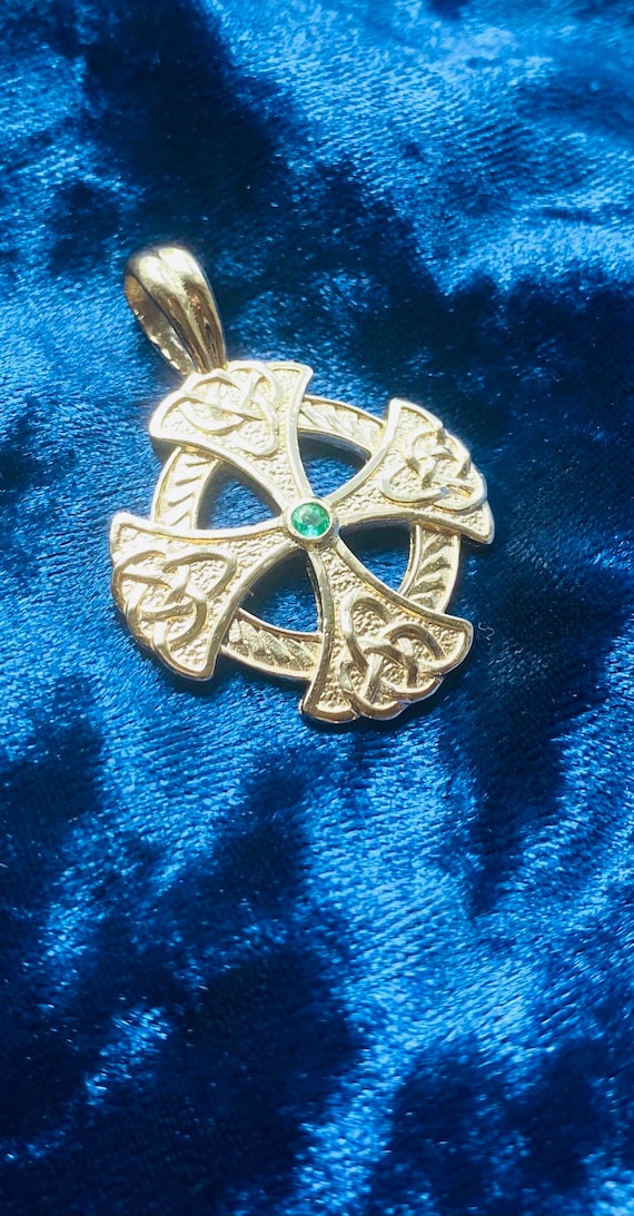 Free FedEx shipping, Ethnic, yellow, gold, 14k, Celtic, Sun, Solar, The most ancient CROSS, emerald, Ethnic, knot,