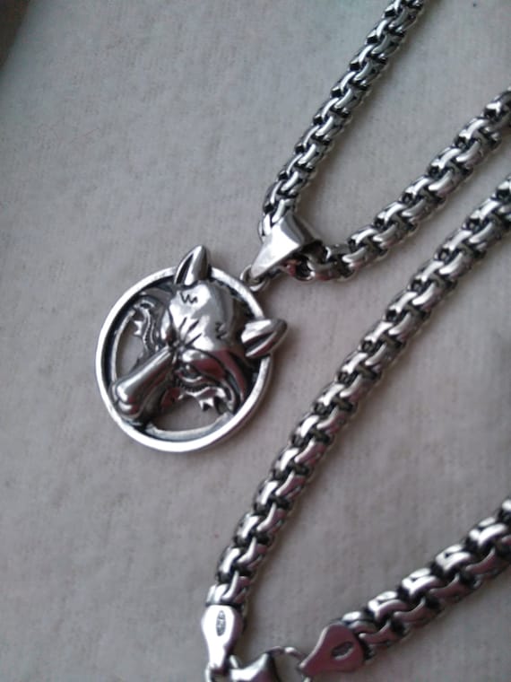 Solid Silver, Sterling 925 WOLF, Fenrir, Viking PENDANT Amulet Totem with Solid Sterling Silver 925 CHAIN with box close Ethnic