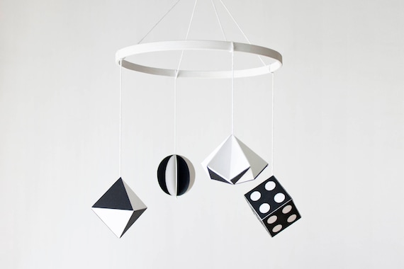 Mobile Munari Montessori Pour Bebe Noir Et Blanc Pour Le Etsy Mobile Munari Montessori Pour Bebe Noir Et Blanc Pour Le Etsy