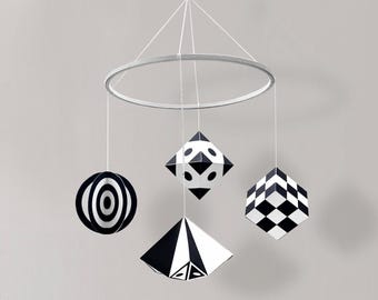 High contrast mobile montessori. Sensory mobile for baby. Newborn monochrome mobile. Black and white developmental nursery decor.