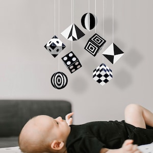 Montessori mobile for newborn. Contrast mobile for newbaby gift. Black white baby mobile for visual development.