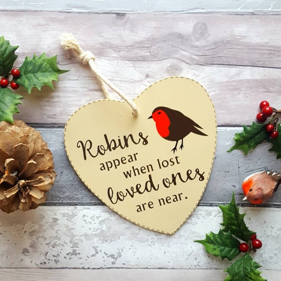 ROBINS APPEAR WHEN LOST LOVED ONES ARE NEAR-WOOD HEART XMAS TREE//CHRISTMAS GIFT