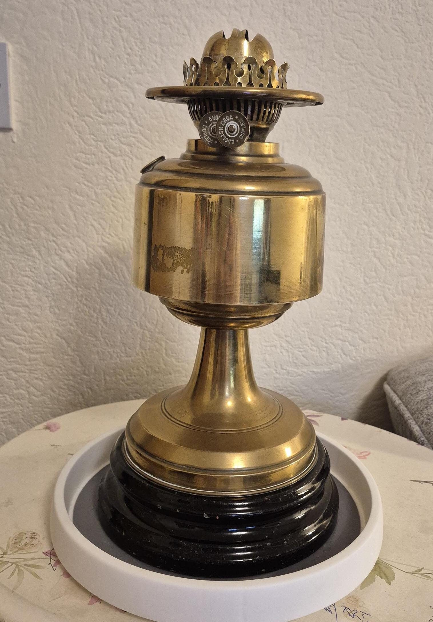 Oil lamp with double wick