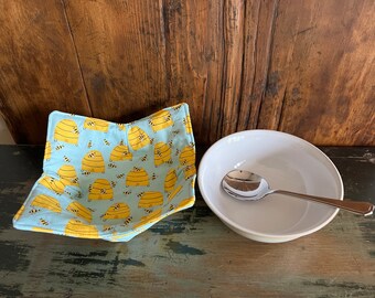 Reversible Bowl/Dish Bees and Hives Cotton Fabric Bowl Cosy for Hot & Cold Use