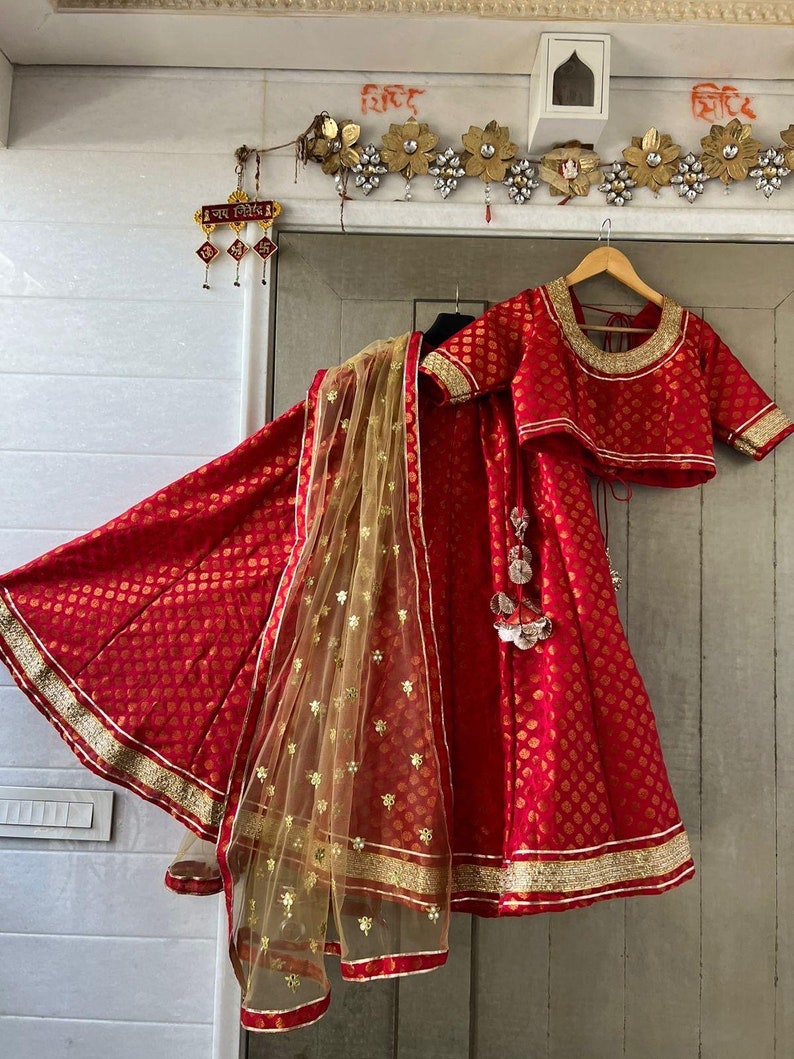 Costume de danse Bollywood robe kathak robe de mariée jupe de demoiselle dhonneur Lehenga indien Jupe indienne Entièrement personnalisé image 1