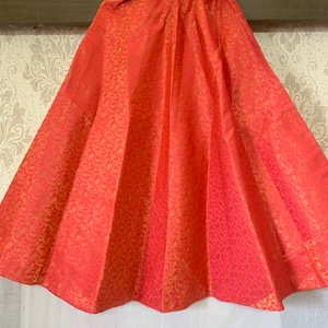 jupe indienne rose / prêt à porter lehenga / jupe indienne banarasi / bollywood lehenga / jupe banarasi flare de 4 mètres / mariage indien / jupe demoiselle d’honneur