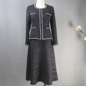 Traje de tweed negro: chaqueta de lentejuelas a medida con falda larga, tallas grandes