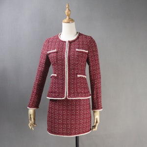 Completo in tweed rosso scuro fatto a mano: blazer a quadri e gonna/pantaloncini