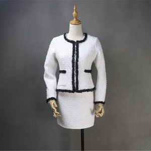 Weißer Tweed-Rock mit schwarzer Borte - Maßgefertigter Damen-Blazer und Rock