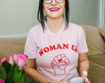 Frau hoch! Feministisches Slogan T-Shirt. Weibliche Ermächtigung.