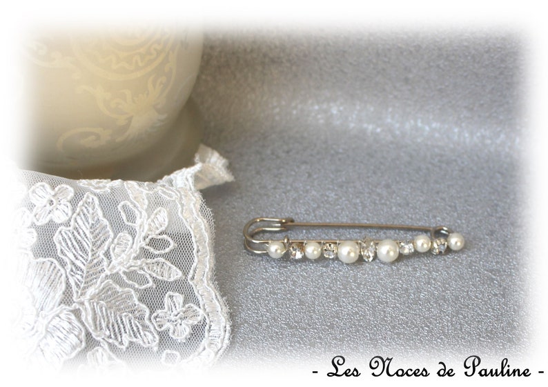 Attache traîne ivoire et strass, broche perles, accessoire mariage, robe de mariée, remonte traîne, broche mariée, zircon strass cristal image 6