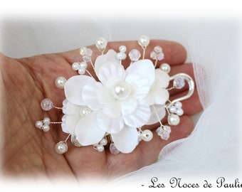 Pearly white train attachment/brooch with Eglantine flowers
