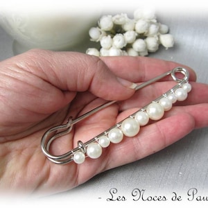 Ivory wedding pearl train attachment GM, brooch for wedding dress, train lifter, train hook, Extra long pearl brooch Large image 1