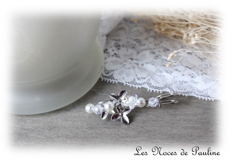 Attache traîne florale ivoire et cristal, broche perles, accessoire mariage, robe de mariée, remonte traine, petite broche avec fleur image 2