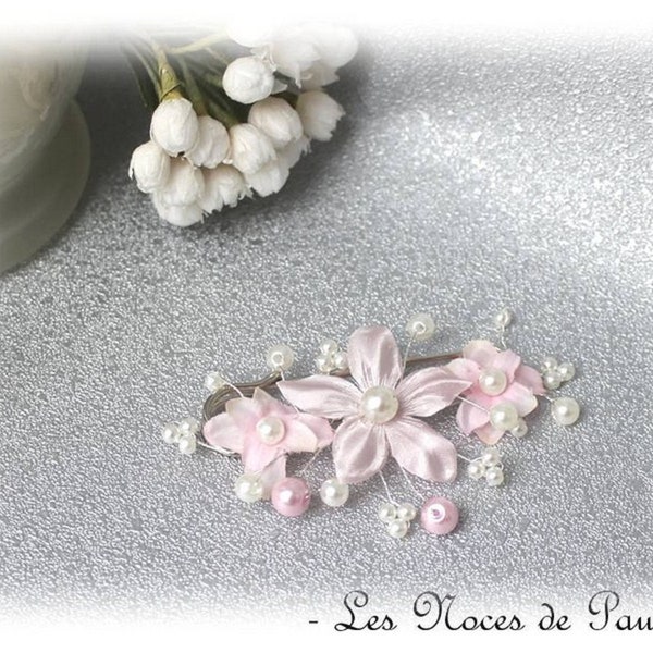 Attache traîne rose nacré à fleur de satin Églantine Mariage, broche mariage, remonte-traîne, robe de mariée