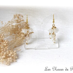 Boucles d'oreilles de mariée en perles et fleurs Clochettes image 3