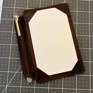 Bloc-notes de poche en cuir marron aniline avec pochette latérale pour stylo | Porte-cartes 3x5 | Carnet EDC fait main | Cadeau en cuir pour homme