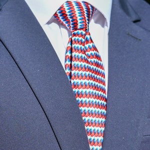 Silk Necktie, Blue Bird and Red Cardinal Optical Illusion, Symbolizing Confidence, Wisdom, Knowledge, Slim Necktie - Silk Cravat