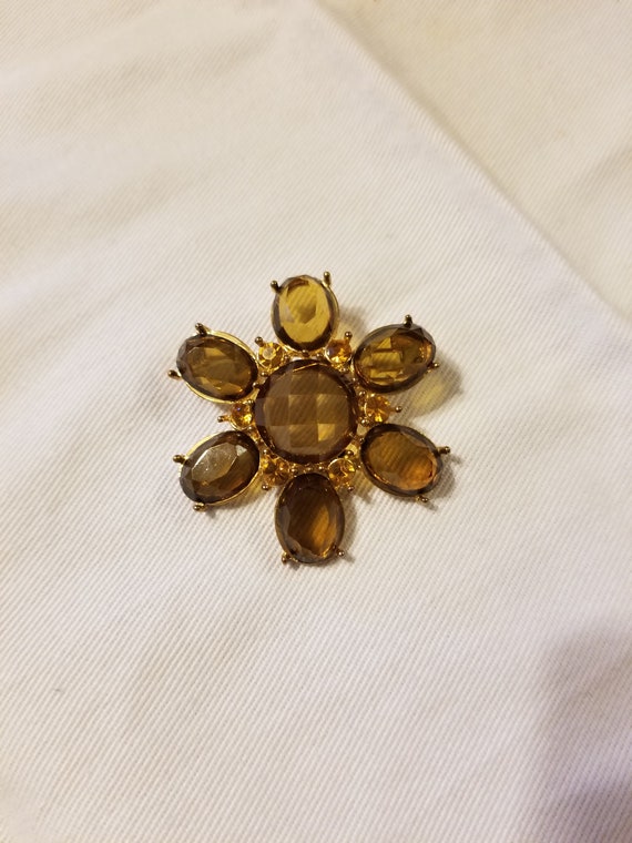 Vintage Amber colored stone  pin/ brooch.