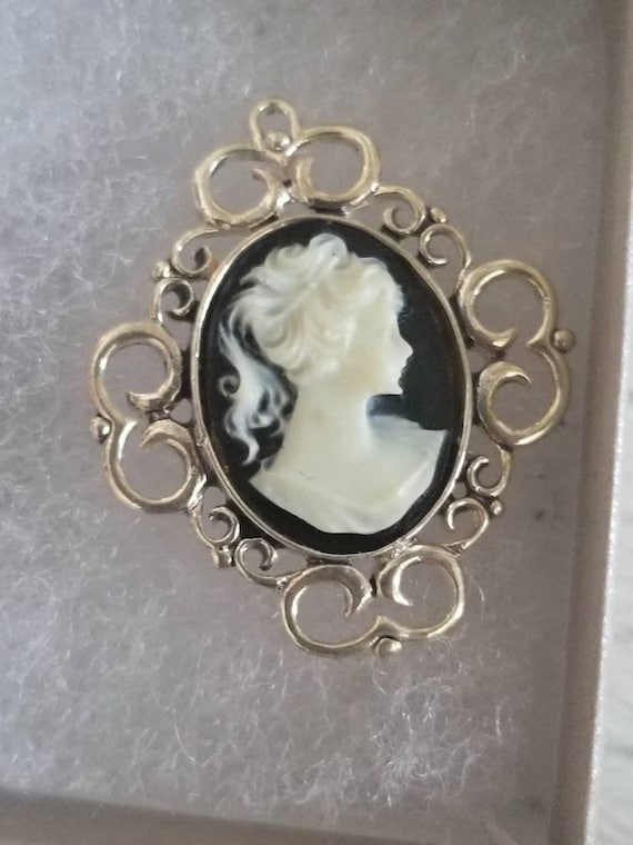 Vintage Sterling silver cameo brooch, brooch, Sterling silver pin.