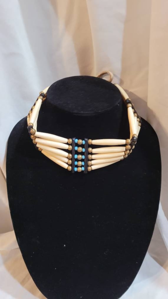 Vintage 1980s Native American choker, beaded Native American  chocker. Hand made beaded necklace. Beaded chocker. Hand made.