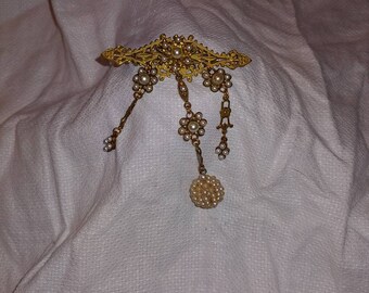 Vintage unique  gold tone brooch, vintage brooch, vintage faux Pearl gold tone brooch
