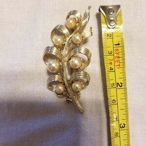 Vintage faux pearl brooch, vintage brooch, brooch image 3