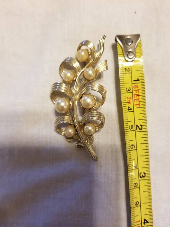 Vintage faux pearl brooch, vintage brooch, brooch - image 3