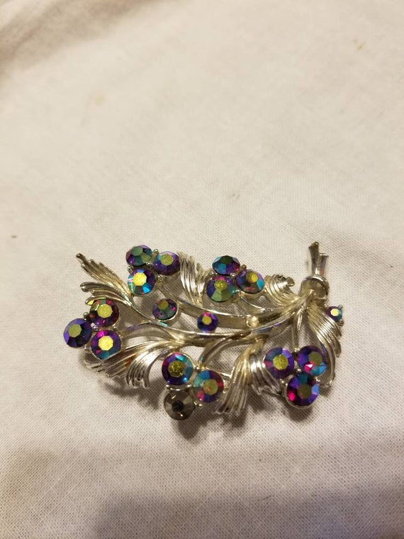 Vintage iridescent color stone brooch, colored stone pin, multi color stone pin/ brooch
