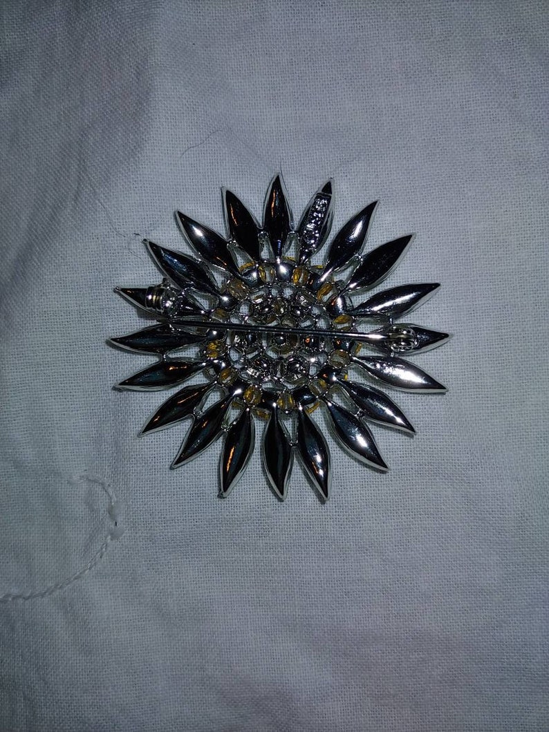Beautiful vintage brooch vintage pin vintage brooch