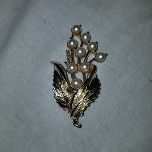 Vintage Pearl brooch/pin vintage brooch, vintage pin image 2