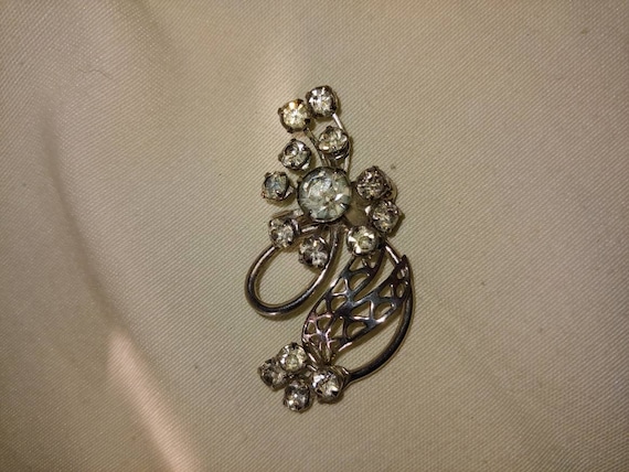 Vintage rhinestone pin/brooch, vintage rhinestone