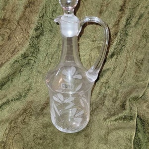 Vintage toscany fine crystal decanter with stopper. Vintage crystal decanter, wine decanter, olive oil decanter. Crystal decanter.